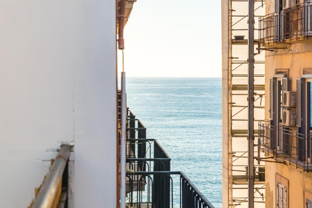 Parthenope'S Eye On The Seafront By Napoliapartments Ngoại thất bức ảnh